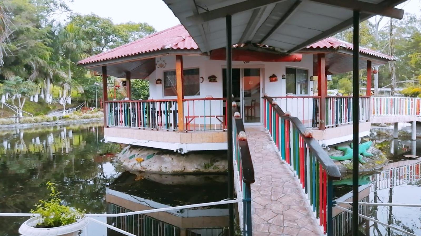 Cabanas Mountain River Lake Inn Nueva California Exterior foto
